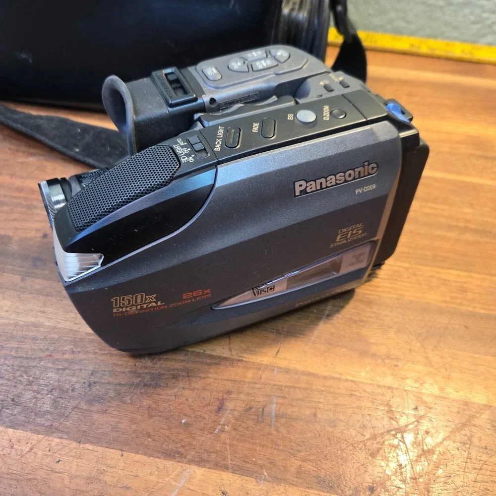 Panasonic Palmcorder PV-D209 VHS-C Analog Camcorder With Accessories Vintage